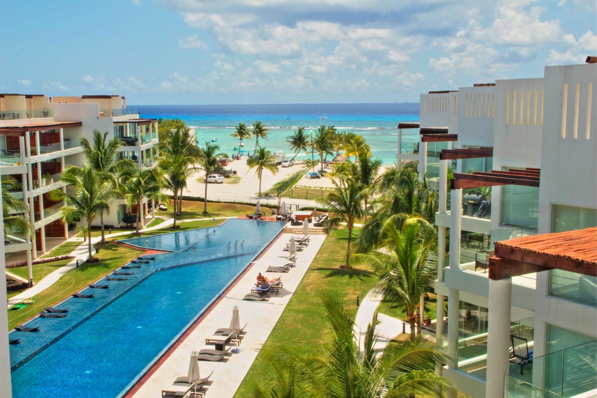 The Elements Oceanfront & Beachside Condo Hotel Playa del Carmen Esterno foto