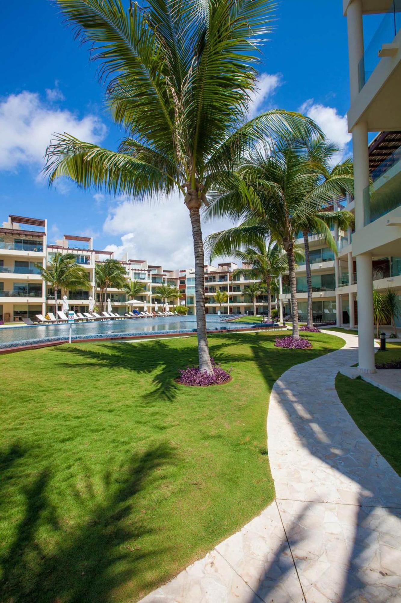 The Elements Oceanfront & Beachside Condo Hotel Playa del Carmen Esterno foto