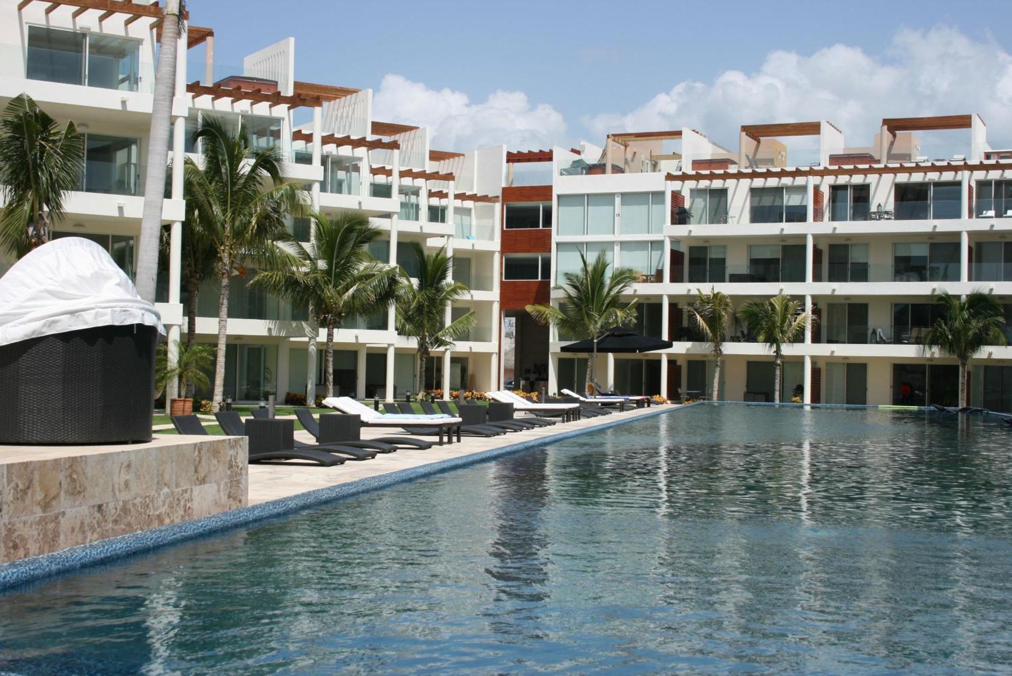 The Elements Oceanfront & Beachside Condo Hotel Playa del Carmen Esterno foto